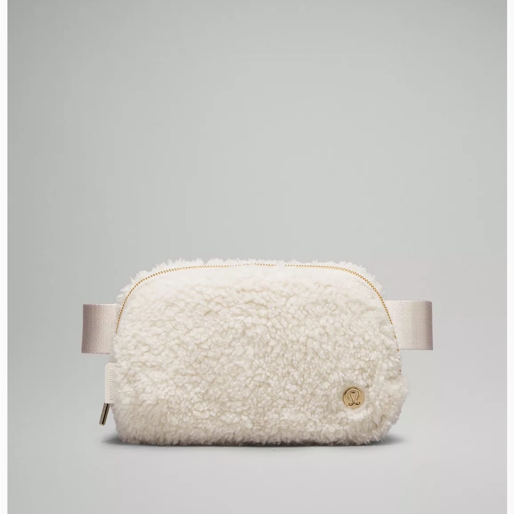 NWT Lululemon Everywhere Belt Bag 1L Fleece